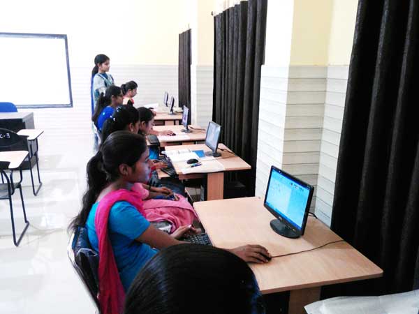 Computer Lab @ Saini Bar College, Bulhowal